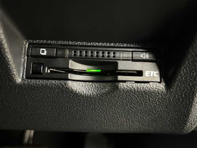 トヨタ プリウス S 静岡県 2016(平28)年 9.6万km スティールブロンドM (株)IDOMが運営する【じしゃロン浜松店】の自社ローン専用車両になりますこちらは現金またはオートローンご利用時の価格です。自社ローンご希望の方は別途その旨お申付け下さい/ハイブリット/レーダークルーズコントロール/ビルトインETC/トヨタセーフティーセンス/社外SDナビ/フルセグTV/Bluetooth/ステアリングリモコン/AUTOハイビーム/レーンキープアシスト/横滑り防止装置/プッシュスタート/RS-R車高調