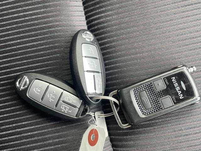 日産 セレナ ハイウェイスター Vセレクション 岩手県 2018(平30)年 9.3万km ダイヤモンドブラック 社外9インチSDナビ/AM/FM/Bluetooth/フルセグTV/バックカメラ/ドライブレコーダー/両側パワースライドドア/クルーズコントロール/衝突被害軽減ブレーキ/横滑り防止装置/アイドリングストップ/ETC/オートライト/LEDヘッドライト/フォグランプ/スマートキー/エンジンスターター/プッシュスタート/電動格納ミラー/純正15インチAW/純正フロアマット/ドアバイザー/保証書/取扱説明書