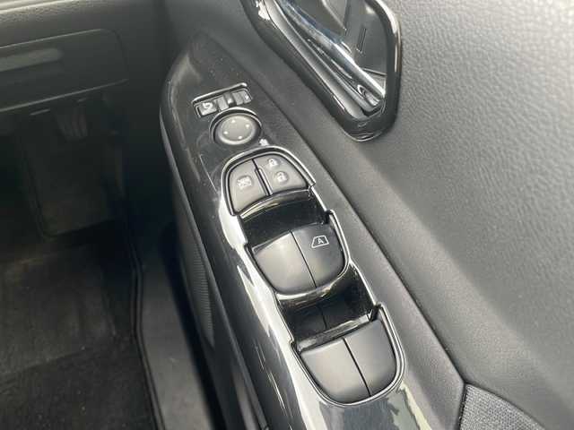 日産 セレナ ハイウェイスター Vセレクション 岩手県 2018(平30)年 9.3万km ダイヤモンドブラック 社外9インチSDナビ/AM/FM/Bluetooth/フルセグTV/バックカメラ/ドライブレコーダー/両側パワースライドドア/クルーズコントロール/衝突被害軽減ブレーキ/横滑り防止装置/アイドリングストップ/ETC/オートライト/LEDヘッドライト/フォグランプ/スマートキー/エンジンスターター/プッシュスタート/電動格納ミラー/純正15インチAW/純正フロアマット/ドアバイザー/保証書/取扱説明書