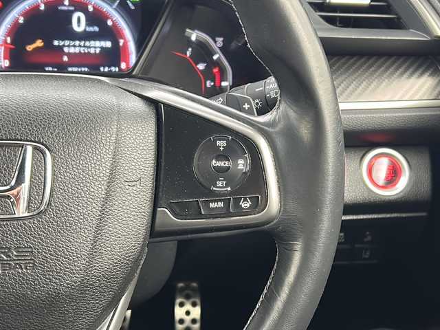 ホンダ シビック ハッチバック ホンダセンシング 宮城県 2018(平30)年 7.6万km クリスタルブラックパール ホンダセンシング/・衝突軽減ブレーキ/・レーンキープアシスト/・アダプティブクルーズコントロール/・オートハイビーム/サイドエアロ/純正7インチナビ/・CD.DVD.SD.BT.USB/フルセグTV/バックモニター/前席シートヒーター/革調シートカバー/パドルシフト/ステアリングスイッチ/ビルトインETC/LEDヘッドライト/LEDフォグランプ/シーケンシャルランプ/横滑り防止装置/ECONスイッチ/純正18インチAW