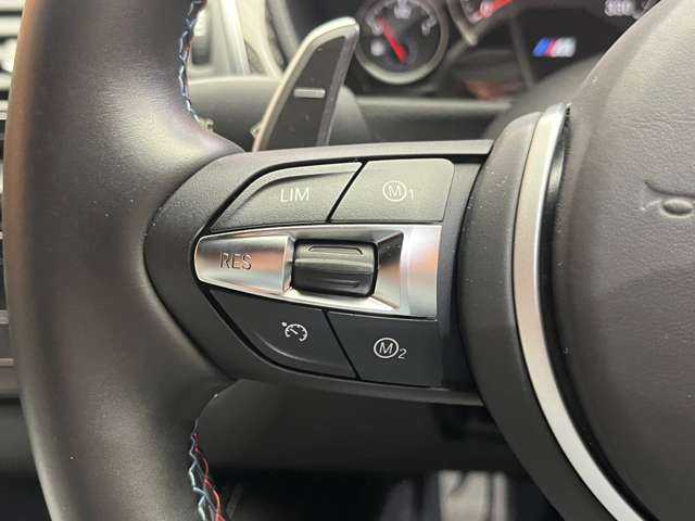 ＢＭＷ Ｍ３ 千葉県 2016(平28)年 2.6万km ミネラルホワイト 白革　/ｈａｒｍａｎｋａｒｄｏｎサウンド　/アダプティブＭサスペンション　/クルコン　/ナビ　/ＴＶ　/Ｂｌｕｅｔｏｏｔｈ接続　/Ｂカメラ　/シートヒーター　/電動シート　/衝突軽減Ｂ　/ＬＫＡ　/ＢＳＭ　/ＥＴＣ　/禁煙車