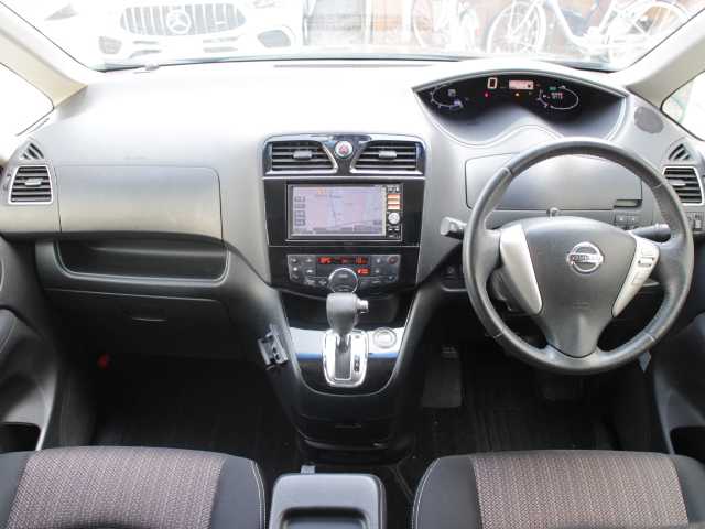 日産 セレナ ハイウェイS G Sハイブリッド 千葉県 2014(平26)年 6.1万km 茶 純正ナビ/AM/FM/Ｂｌｕｅｔｏｏｔｈ/ＣＤ/ＤＶＤ再生/後席フリップダウンモニター/両側パワースライドドア/ＥＴＣ/レーンキープアシスト/HIDヘッドライト/フォグランプ/オートライト/スマートキー/スペアキー（スマートキー）/ウインカーミラー /取扱説明書/保証書