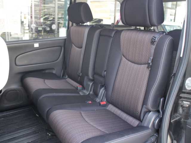 日産 セレナ ハイウェイS G Sハイブリッド 千葉県 2014(平26)年 6.1万km 茶 純正ナビ/AM/FM/Ｂｌｕｅｔｏｏｔｈ/ＣＤ/ＤＶＤ再生/後席フリップダウンモニター/両側パワースライドドア/ＥＴＣ/レーンキープアシスト/HIDヘッドライト/フォグランプ/オートライト/スマートキー/スペアキー（スマートキー）/ウインカーミラー /取扱説明書/保証書