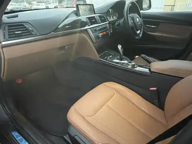 ＢＭＷ ３２０ｄ ラグジュアリー 静岡県 2015(平27)年 10.1万km ミネラルグレー インテリジェントセーフティ /衝突軽減ブレーキ車線逸脱警告/アクティブクルーズコントロール/ブラウンレザーシート シートヒーター /前席パワーシート/コンフォートアクセス/リヤガラスフィルム施工/レインセンサー /ミラー一体型ETC