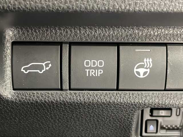 トヨタ ＲＡＶ４ G 岐阜県 2023(令5)年 1.2万km プラチナホワイトパールマイカ トヨタセーフティセンス/・プリクラッシュセーフティ/・リアクロストラフィックアラート（RCTA）/・レーンチェンジアシスト/・レーダークルーズコントロール/・オートマチックハイビーム（AHB）/・ロードサインアシスト（RSA）/パーキングアシスト/パーキングサポートブレーキ/ブラインドスポットモニター/アラウンドビューモニター/録画機能付きデジタルインナーミラー/純正ディスプレイオーディオ/Bluetooth/フルセグTV/USB/パワーバックドア/パワーシート（運転席）/レザーシート/シートヒーター/ステアリングヒーター/革ステアリング/ステアリングスイッチ/スマートキー/プッシュスタート/スペアキー/純正アルミホイール/純正フロアマット/純正ドアバイザー/ETC2.0