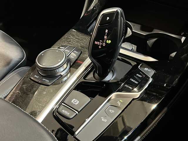 ＢＭＷ Ｘ４ xDrive 30i Mスポーツ 新潟県 2018(平30)年 4.6万km サファイアブラックP ドライビングアシストプラス/・ACC/アクティブクルーズコントロール/・レーンディパーチャーウォーニング/・レーンチェンジウォーニング/・衝突回避/被害軽減ブレーキ/パーキングアシストプラス/・パーク・ディスタンス・コントロール/・パーキング・アシスト/・360°カメラ/BMWライブコクピット/・HDDナビゲーション/CD/DVD/Bluetooth/USB/AUX/フルセグTV/レザーシート/フロントパワーシート（運転席メモリー付）/全席シートヒーター/フロントベンチレーション/フロント電動ランバーサポート/ヘッドアップディスプレイ/パドルシフト/ワイヤレスチャージング/ドライブレコーダー/GPSレーダー/オートマチックテールゲート/純正20インチAW/ドアバイザー