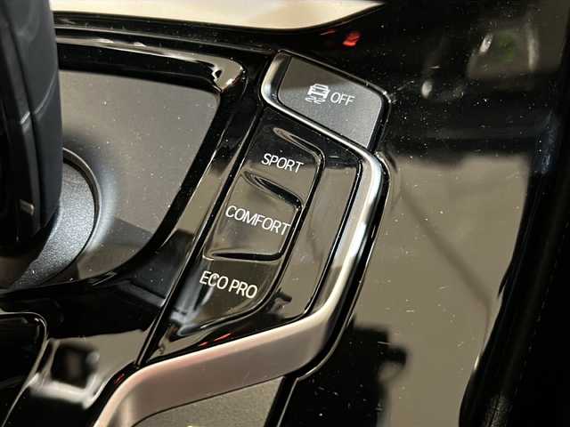 ＢＭＷ Ｘ４ xDrive 30i Mスポーツ 新潟県 2018(平30)年 4.6万km サファイアブラックP ドライビングアシストプラス/・ACC/アクティブクルーズコントロール/・レーンディパーチャーウォーニング/・レーンチェンジウォーニング/・衝突回避/被害軽減ブレーキ/パーキングアシストプラス/・パーク・ディスタンス・コントロール/・パーキング・アシスト/・360°カメラ/BMWライブコクピット/・HDDナビゲーション/CD/DVD/Bluetooth/USB/AUX/フルセグTV/レザーシート/フロントパワーシート（運転席メモリー付）/全席シートヒーター/フロントベンチレーション/フロント電動ランバーサポート/ヘッドアップディスプレイ/パドルシフト/ワイヤレスチャージング/ドライブレコーダー/GPSレーダー/オートマチックテールゲート/純正20インチAW/ドアバイザー