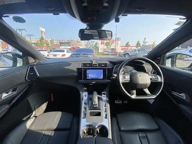 ＤＳオートモビル ＤＳ７ クロスバック グランシック ブルーHDi 福岡県 2020(令2)年 6万km パール ・サンルーフ/・アクティブクルーズコントロール/・純正メモリーナビ/USB/Bluetooth/iPod/AppleCarPlay/・全方位カメラ/・黒革シート/シートヒーター/・社外前後ドライブレコーダー/・フルセグ/・社外ETC/・純正20AW/・プッシュスタート/・パーキングアシスト/・アイドリングストップ/・スマートキー/・スペアキー/・パワーシート/・レーンキープアシスト/・オートライト/・LEDライト/・ワイヤレス充電/・保証書/・取扱説明書