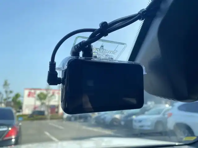 ＤＳオートモビル ＤＳ７ クロスバック グランシック ブルーHDi 福岡県 2020(令2)年 6万km パール ・サンルーフ/・アクティブクルーズコントロール/・純正メモリーナビ/USB/Bluetooth/iPod/AppleCarPlay/・全方位カメラ/・黒革シート/シートヒーター/・社外前後ドライブレコーダー/・フルセグ/・社外ETC/・純正20AW/・プッシュスタート/・パーキングアシスト/・アイドリングストップ/・スマートキー/・スペアキー/・パワーシート/・レーンキープアシスト/・オートライト/・LEDライト/・ワイヤレス充電/・保証書/・取扱説明書