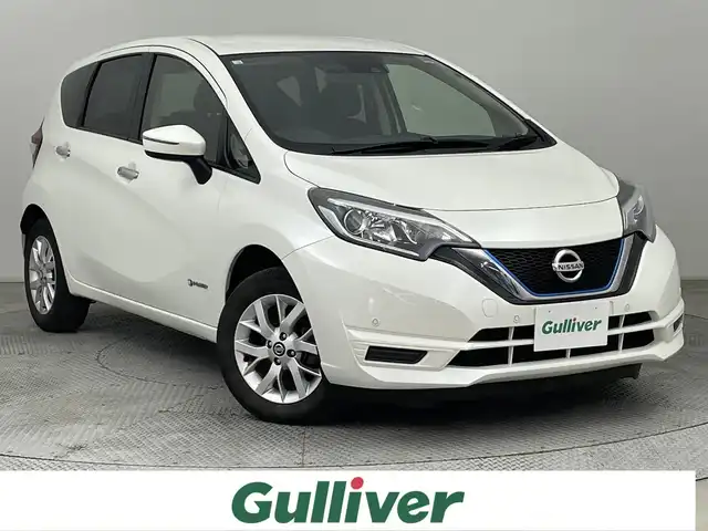 日産 ノート e－パワー X FOUR 道央・札幌 2019(令1)年 5.5万km ブリリアントホワイトパール ・４WD/・純正ナビ/　CD/DVD/BT/SD/フルセグ/・バックカメラ/・ETC/・エマージェンシーブレーキ/・レーンキープアシスト/・クリアランスソナー/・ライトレベライザー/・プッシュスタート/・スマートキー/・純正フロアマット/・ドアバイザー/・社外AW付スタッドレス(185/65/R15)