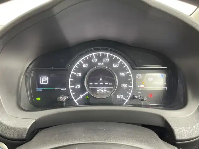 日産 ノート e－パワー X FOUR 道央・札幌 2019(令1)年 5.5万km ブリリアントホワイトパール ・４WD/・純正ナビ/　CD/DVD/BT/SD/フルセグ/・バックカメラ/・ETC/・エマージェンシーブレーキ/・レーンキープアシスト/・クリアランスソナー/・ライトレベライザー/・プッシュスタート/・スマートキー/・純正フロアマット/・ドアバイザー/・社外AW付スタッドレス(185/65/R15)