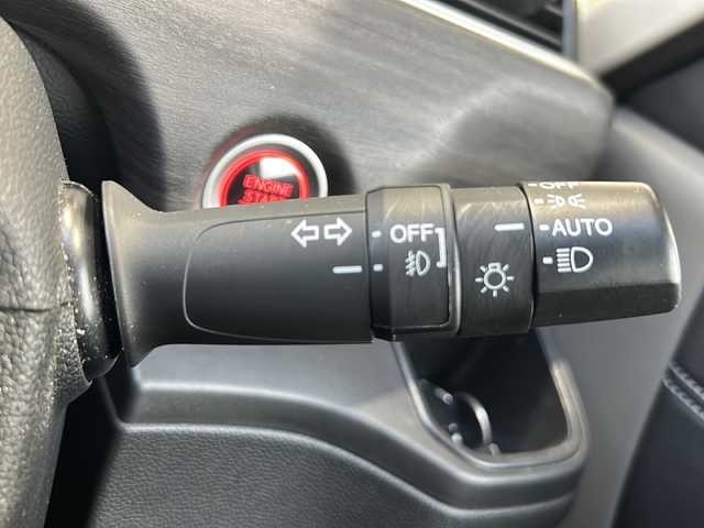 ホンダ フリード＋ G ホンダセンシング 静岡県 2018(平30)年 6.7万km ホワイトオーキッドパール 純正ナビ/・CD/・DVD/・Bluetooth/・SD/・FM/AM/・フルセグTV/ホンダセンシング/●衝突軽減ブレーキ〈CMBS〉/●誤発進抑制機能/●ACC〈アダプティブ・クルーズ・コントロール〉/●LKAS〈車線維持支援システム〉/●歩行者事故低減ステアリング/●路外逸脱抑制機能/●先行車発進お知らせ機能/●標識認識機能/主要装備/・バックカメラ/・両側パワースライドドア/・ドライブレコーダー/・ハーフレザーシート/(Sパッケージ専用インテリア)/・アイドリングストップ/・ＥＴＣ/・ＬＥＤヘッドライト/・アクティブコーナリングライト/・本革巻ステアリング/・純正15インチアルミ