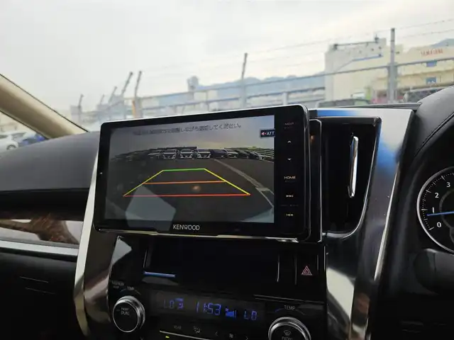 トヨタ アルファード X 香川県 2019(平31)年 4.6万km ホワイトパールクリスタルシャイン 〇社外９インチナビ/〇フルセグTV/〇Bluetooth/〇バックカメラ/〇ビルトインETC/〇ドライブレコーダー/〇パワースライドドア（両側）/○セーフティセンス/・プリクラッシュセーフティ/・ロードサインアシスト/・レーダークルーズコントロール/・レーントレーシングアシスト/・オートマチックハイビーム/○クリアランスソナー/バックソナー/〇LEDヘッドランプ/〇オートライト/〇フォグランプ/〇純正16インチアルミ/〇革巻きステアリングホイール/〇前後左右独立温度調整オートエアコン/〇スマートエントリー/〇禁煙車