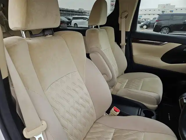 トヨタ アルファード X 香川県 2019(平31)年 4.6万km ホワイトパールクリスタルシャイン 〇社外９インチナビ/〇フルセグTV/〇Bluetooth/〇バックカメラ/〇ビルトインETC/〇ドライブレコーダー/〇パワースライドドア（両側）/○セーフティセンス/・プリクラッシュセーフティ/・ロードサインアシスト/・レーダークルーズコントロール/・レーントレーシングアシスト/・オートマチックハイビーム/○クリアランスソナー/バックソナー/〇LEDヘッドランプ/〇オートライト/〇フォグランプ/〇純正16インチアルミ/〇革巻きステアリングホイール/〇前後左右独立温度調整オートエアコン/〇スマートエントリー/〇禁煙車