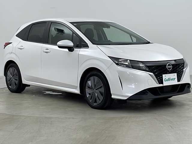 日産 ノート X FOUR 道央・札幌 2022(令4)年 4.2万km ピュアホワイトパール ・4WD/・寒冷地仕様/・社外ナビ&CD&BT/・エマージェンシーブレーキ/・速度標識表示機能/・標識検知支援機能/・車線逸脱警報機能/・バックカメラ/・シートヒーター/・ドアミラーヒーター/・ステアリングヒーター/・ステアリングスイッチ/・社外ドライブレコーダー/・オートマチックハイビーム/・オートライト/・ビルトインETC/・スマートキー