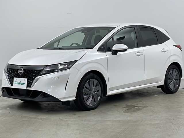 日産 ノート X FOUR 道央・札幌 2022(令4)年 4.2万km ピュアホワイトパール ・4WD/・寒冷地仕様/・社外ナビ&CD&BT/・エマージェンシーブレーキ/・速度標識表示機能/・標識検知支援機能/・車線逸脱警報機能/・バックカメラ/・シートヒーター/・ドアミラーヒーター/・ステアリングヒーター/・ステアリングスイッチ/・社外ドライブレコーダー/・オートマチックハイビーム/・オートライト/・ビルトインETC/・スマートキー