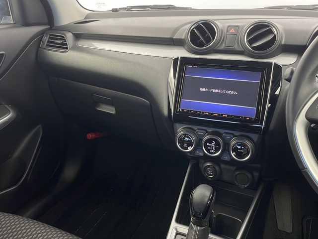 スズキ スイフト HYBRID RS 新潟県 2017(平29)年 3.3万km ピュアホワイトP ディーラー純正ストラーダ8インチナビ/(CN-RZ82)/(CD.DVD.SD.フルセグ.Bluetooth)/バックカメラ/レーダーブレーキサポート/レーダークルーズコントロール/レーンキープアシスト/革巻きステアリング/ステアリングリモコン/パドルシフト/LEDオートライト/前後フォグランプ/電動格納ウィンカーミラー/運転席シートヒーター/プッシュスタート/スマートキー×2/純正フロアマット