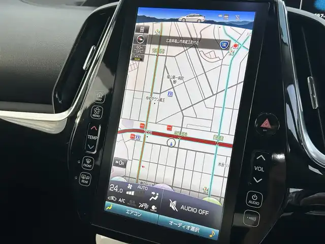 トヨタ プリウス ＰＨＶ A プレミアム 広島県 2018(平30)年 5.6万km ホワイトパールクリスタルシャイン ワンオーナー/衝突軽減ブレーキ/純正ナビ/地デジTV/・Bluetooth/純正USB・AUX端子/バックカメラ/シンプルインテリジェントパーキングアシスト【S-IPA】/レーンディパーチャーアラート/ヘッドアップディスプレイ【HUD】/ブラインドスポットモニター【BSM】/ステアリングヒーター/黒レザーシート/前席シートヒーター/運転席パワーシート/純正15インチアルミ/前後コーナーセンサー/LEDヘッドライト/ドライブレコーダー/オートマチックハイビーム/スマートキー/ETC2.0/充電ケーブル有り/保証書/取扱説明書/ナビ取扱説明書/純正フロアマット/スペアキー（スマートキー）