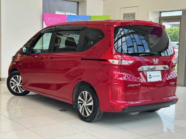 ホンダ フリード＋ ハイブリット G ホンダセンシング 埼玉県 2021(令3)年 2.1万km プレミアムクリスタルレッドM ホンダセンシング　/純正SDナビ　/　　CD/DVD/BT/フルセグ/バックカメラ　/両側パワースライドドア　/レーダークルーズコントロール　/LEDオートライト　/ハーフレザーシート　/純正15インチアルミホイール/ステアリングスイッチ/アイドリングストップ/USBポート/ビルトインETC/禁煙車