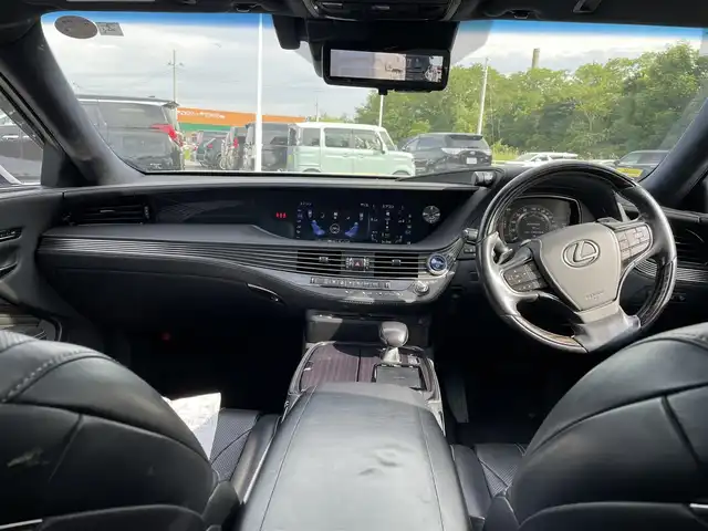 レクサス ＬＳ 青森県 2018(平30)年 7.4万km ソニッククォーツ 純正ナビ/フルセグTV/CD/DVD/BT/サンルーフ/バックカメラ/パノラミックビューモニター/レクサスセーフティセンス/全席パワーシート/デジタルインナーミラー/パワートランク/レザーエアシート/ヘッドアップディスプレイ/レーダークルーズコントロール/ETC２．０