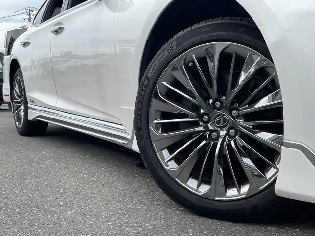レクサス ＬＳ 青森県 2018(平30)年 7.4万km ソニッククォーツ 純正ナビ/フルセグTV/CD/DVD/BT/サンルーフ/バックカメラ/パノラミックビューモニター/レクサスセーフティセンス/全席パワーシート/デジタルインナーミラー/パワートランク/レザーエアシート/ヘッドアップディスプレイ/レーダークルーズコントロール/ETC２．０