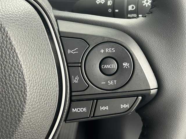 トヨタ ＲＡＶ４ G 道央・札幌 2025(令7)年 0.3万km プラチナホワイトパールマイカ ・４WD/・ワンオーナー/・純正メモリナビ/・BT/USB/フルセグ/・アラウンドビューモニター/・ナビ連動型ビルトインETC2.0/・純正前方ドライブレコーダー/・トヨタセーフティセンス/・レーダークルーズコントロール/・レーンキープアシスト/・ブラインドスポットモニター/・PKSB/・前後コーナーセンサー/・LEDヘッドライト/・オートライト/・オートマチックハイビーム/・フロントフォグランプ/・レザーシート/・前席シートヒーター・エアシート/・D席パワーシート/・シートメモリー/・パワーバックドア/・社外フロアマット/・プッシュスタート/・スマートキー（スペアキー）