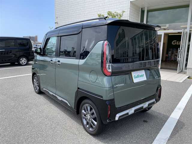 三菱 デリカミニ G プレミアム 石川県 2023(令5)年 1.6万km ＤグリーンＭ 純正9型ナビ/フルセグTV/アラウンドビューモニター/LEDヘッドライト/ETC/ドライブレコーダー/マイパイロット/スマートキー/プッシュスタート/シートヒーター/ハンドルヒーター/両側パワースライドドア/ABS/衝突軽減ブレーキ/純正アルミホイール/デジタルミラー/保証書