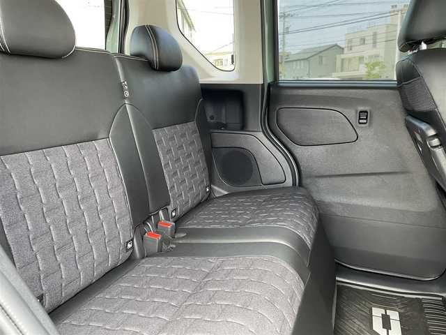 三菱 デリカミニ G プレミアム 石川県 2023(令5)年 1.6万km ＤグリーンＭ 純正9型ナビ/フルセグTV/アラウンドビューモニター/LEDヘッドライト/ETC/ドライブレコーダー/マイパイロット/スマートキー/プッシュスタート/シートヒーター/ハンドルヒーター/両側パワースライドドア/ABS/衝突軽減ブレーキ/純正アルミホイール/デジタルミラー/保証書