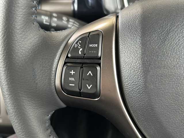スズキ ハスラー Jスタイル Ⅲ 静岡県 2018(平30)年 1.4万km ピュアホワイトパール/ブラック2トーン 社外メモリナビ/・CD/・DVD/・フルセグTV/・Bluetooth/・USB/・AM/・FM/主要装備/・プリクラッシュセーフティー/・レーンキープ/・横滑り防止装置/・全方位カメラ/・シートヒーターD+N/・ハーフレザーシート/・ドラレコ前/・ETC/・ステアリングリモコン/・HIDヘッドライト/・フォグランプ/・純正フロアマット/・純正アルミホイール/・スマートキー/・プッシュスタート