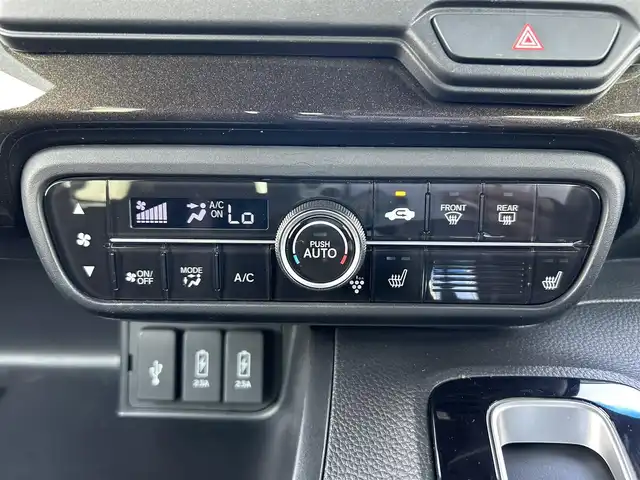 ホンダ Ｎ ＢＯＸ カスタム G L ホンダセンシング 岡山県 2020(令2)年 2.6万km プラチナホワイトパール 純正7インチナビ　VXM-204VFi/フルセグTV、CD、DVD、Bluetooth、AM、FM/バックカメラ/ビルトインETC/ロールサンシェード/LEDヘッドライト/オールシーズンタイヤ装着/前席シートヒーター/スマートキー/プッシュスタート/ホンダセンシング/レーダークルーズコントロール