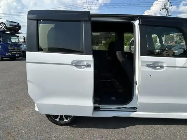 ホンダ Ｎ ＢＯＸ カスタム G L ホンダセンシング 岡山県 2020(令2)年 2.6万km プラチナホワイトパール 純正7インチナビ　VXM-204VFi/フルセグTV、CD、DVD、Bluetooth、AM、FM/バックカメラ/ビルトインETC/ロールサンシェード/LEDヘッドライト/オールシーズンタイヤ装着/前席シートヒーター/スマートキー/プッシュスタート/ホンダセンシング/レーダークルーズコントロール