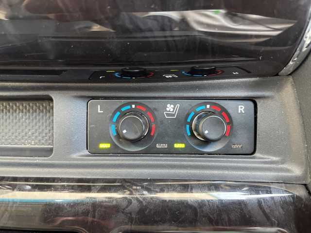 トヨタ アルファード S Cパッケージ 愛知県 2022(令4)年 4万km グラファイトM 衝突被害軽減システム/純正9インチディスプレイオーディオナビ（あり）/フリップダウンモニター/三眼LEDヘッドライト/両側パワースライドドア/レーダークルーズコントロール/シートヒーター/エアシート/フルセグTV/CD DVD/Bluetooth/バックカメラ/電動リアゲート/パワーシート/コーナーセンサー/純正アルミホイール/ETC2.0/ブラインドスポットモニター/ステアリングヒーター/インテリジェントミラー/リアオートエアコン/レーンキープアシスト/オートマチックハイビーム/ドライブレコーダー/ステアリングスイッチ/スマートキー/プッシュスタート