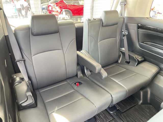 トヨタ アルファード S Cパッケージ 愛知県 2022(令4)年 4万km グラファイトM 衝突被害軽減システム/純正9インチディスプレイオーディオナビ（あり）/フリップダウンモニター/三眼LEDヘッドライト/両側パワースライドドア/レーダークルーズコントロール/シートヒーター/エアシート/フルセグTV/CD DVD/Bluetooth/バックカメラ/電動リアゲート/パワーシート/コーナーセンサー/純正アルミホイール/ETC2.0/ブラインドスポットモニター/ステアリングヒーター/インテリジェントミラー/リアオートエアコン/レーンキープアシスト/オートマチックハイビーム/ドライブレコーダー/ステアリングスイッチ/スマートキー/プッシュスタート