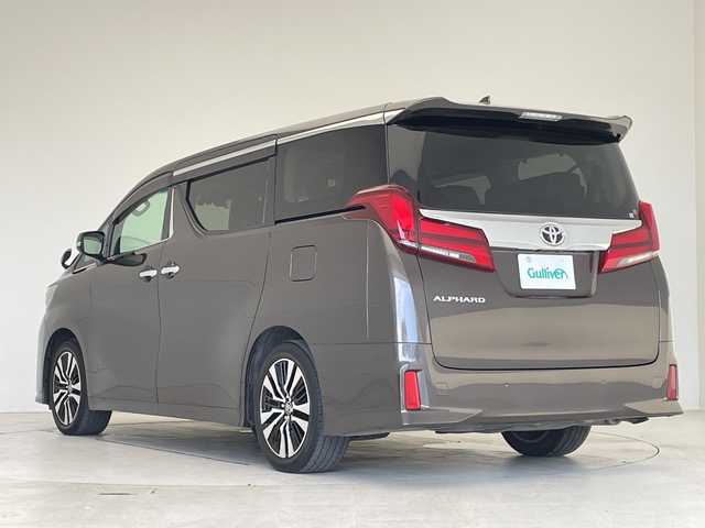 トヨタ アルファード S Cパッケージ 愛知県 2022(令4)年 4万km グラファイトM 衝突被害軽減システム/純正9インチディスプレイオーディオナビ（あり）/フリップダウンモニター/三眼LEDヘッドライト/両側パワースライドドア/レーダークルーズコントロール/シートヒーター/エアシート/フルセグTV/CD DVD/Bluetooth/バックカメラ/電動リアゲート/パワーシート/コーナーセンサー/純正アルミホイール/ETC2.0/ブラインドスポットモニター/ステアリングヒーター/インテリジェントミラー/リアオートエアコン/レーンキープアシスト/オートマチックハイビーム/ドライブレコーダー/ステアリングスイッチ/スマートキー/プッシュスタート
