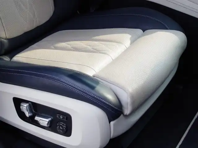 ＢＭＷ Ｘ７ xDrive35d Mスポーツ 埼玉県 2020(令2)年 4.2万km 黒 1オーナー/ホワイト/ブラックレザーシート/アダプティブクルーズコントロール/インテリジェントセーフティ/スカイラウンジ・パノラマガラスサンルーフ/ヘッドアップディスプレイ/harman/kardon/CarPlay/パークディスタンスコントロール/コンフォートアクセス/ブラインドスポットモニター/全周囲カメラ/純正ナビ/リアドラレコ/ETC/フルセグTV/置くだけ充電/シートポジションメモリー機能/シートヒーター/ベンチレーション/後席モニター