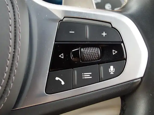 ＢＭＷ Ｘ７ xDrive35d Mスポーツ 埼玉県 2020(令2)年 4.2万km 黒 1オーナー/ホワイト/ブラックレザーシート/アダプティブクルーズコントロール/インテリジェントセーフティ/スカイラウンジ・パノラマガラスサンルーフ/ヘッドアップディスプレイ/harman/kardon/CarPlay/パークディスタンスコントロール/コンフォートアクセス/ブラインドスポットモニター/全周囲カメラ/純正ナビ/リアドラレコ/ETC/フルセグTV/置くだけ充電/シートポジションメモリー機能/シートヒーター/ベンチレーション/後席モニター