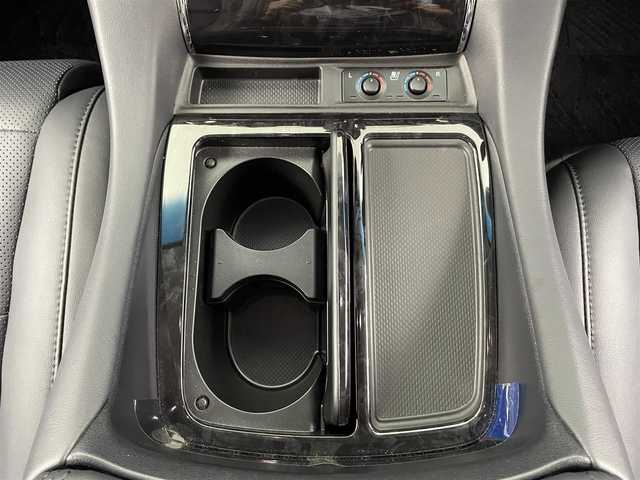 トヨタ アルファード S Cパッケージ 大分県 2018(平30)年 0.9万km ホワイトパールクリスタルシャイン 純正ナビ/フルセグ/DVD/Bluetooth/バックカメラ/純正フリップダウンモニター/純正デジタルインナミラー/両側パワスラ/ビルトインETC/三眼LEDライト/プリクラッシュ/前後コーナーセンサー/前席シートヒーター/前席ベンチレーション/前席パワーシート/純正フロアマット/スマートキーX2/保証書/取扱説明書