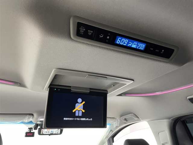 トヨタ アルファード S Cパッケージ 大分県 2018(平30)年 0.9万km ホワイトパールクリスタルシャイン 純正ナビ/フルセグ/DVD/Bluetooth/バックカメラ/純正フリップダウンモニター/純正デジタルインナミラー/両側パワスラ/ビルトインETC/三眼LEDライト/プリクラッシュ/前後コーナーセンサー/前席シートヒーター/前席ベンチレーション/前席パワーシート/純正フロアマット/スマートキーX2/保証書/取扱説明書