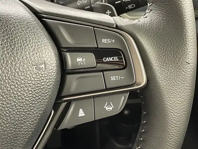 ホンダ ＷＲ－Ｖ Z+ 愛知県 2024(令6)年 1.1万km 赤 純正８インチナビ/衝突軽減ブレーキ/レーダークルーズコントロール/レーンキープアシスト/クリアランスソナー/先行車発進告知/バックカメラ/パドルシフト/ハーフレザー/ビルトインＥＴＣ/USB入力端子/アクセサリーソケット/LEDヘッドライト/ISOFIX/純正フロアマット/純正１７インチアルミホイール