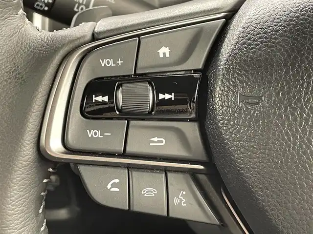 ホンダ ＷＲ－Ｖ Z+ 愛知県 2024(令6)年 1.1万km 赤 純正８インチナビ/衝突軽減ブレーキ/レーダークルーズコントロール/レーンキープアシスト/クリアランスソナー/先行車発進告知/バックカメラ/パドルシフト/ハーフレザー/ビルトインＥＴＣ/USB入力端子/アクセサリーソケット/LEDヘッドライト/ISOFIX/純正フロアマット/純正１７インチアルミホイール