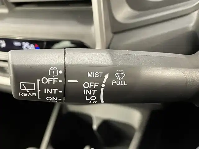 ホンダ ＷＲ－Ｖ Z+ 愛知県 2024(令6)年 1.1万km 赤 純正８インチナビ/衝突軽減ブレーキ/レーダークルーズコントロール/レーンキープアシスト/クリアランスソナー/先行車発進告知/バックカメラ/パドルシフト/ハーフレザー/ビルトインＥＴＣ/USB入力端子/アクセサリーソケット/LEDヘッドライト/ISOFIX/純正フロアマット/純正１７インチアルミホイール