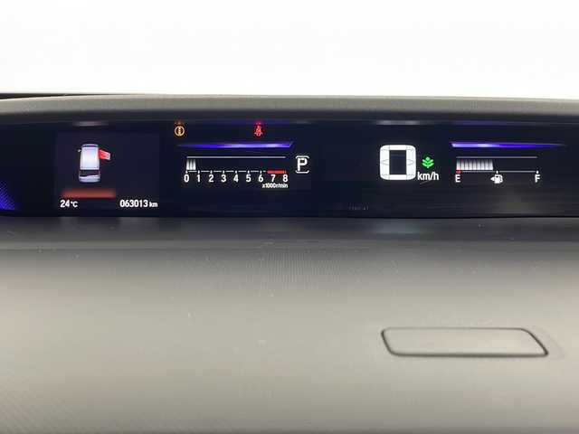 ホンダ ステップワゴン スパーダ ホンダセンシング 埼玉県 2019(令1)年 6.3万km パール 純正ナビ（CD・DVD・AM・FM・フルセグ・Bluetooth・USB）/バックカメラ/前方ドライブレコーダー/ビルトインETC/両側パワースライドドア/アダプティブクルーズコントロール/プリクラッシュセーフティ/レーンディパーチャーアラート/先行車発進お知らせ機能/横滑り防止装置/標識認識機能/レーンキープアシスト/盗難防止装置/オートライト/パドルシフト/ステアリングリモコン/アイドリングストップ/純正フロアマット/ウィンカーミラー/フロントフォグランプ/ロールサンシェード/プッシュスタート