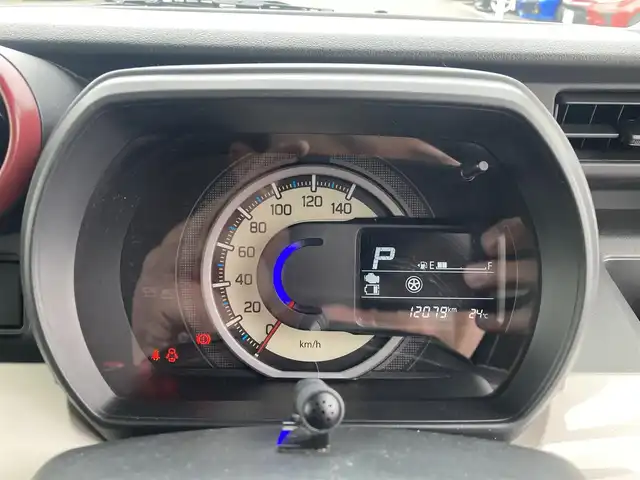 スズキ スペーシア HYBRID X 栃木県 2022(令4)年 2.1万km クールカーキPM スズキセーフティサポート/・デュアルカメラブレーキサポート/・誤発進抑制機能/・後方誤発進抑制機能/・車線逸脱警報機能/・先行車発進お知らせ機能/社外オーディオ/AM/FM/Bluetooth/USB/両側パワースライドドア/シートヒーター/コーナーセンサー/アイドリングストップ/ロールサンシェード/天井サーキュレーター/シートバックテーブル/スマートキー×2