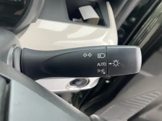 スズキ スペーシア HYBRID X 栃木県 2022(令4)年 2.1万km クールカーキPM スズキセーフティサポート/・デュアルカメラブレーキサポート/・誤発進抑制機能/・後方誤発進抑制機能/・車線逸脱警報機能/・先行車発進お知らせ機能/社外オーディオ/AM/FM/Bluetooth/USB/両側パワースライドドア/シートヒーター/コーナーセンサー/アイドリングストップ/ロールサンシェード/天井サーキュレーター/シートバックテーブル/スマートキー×2
