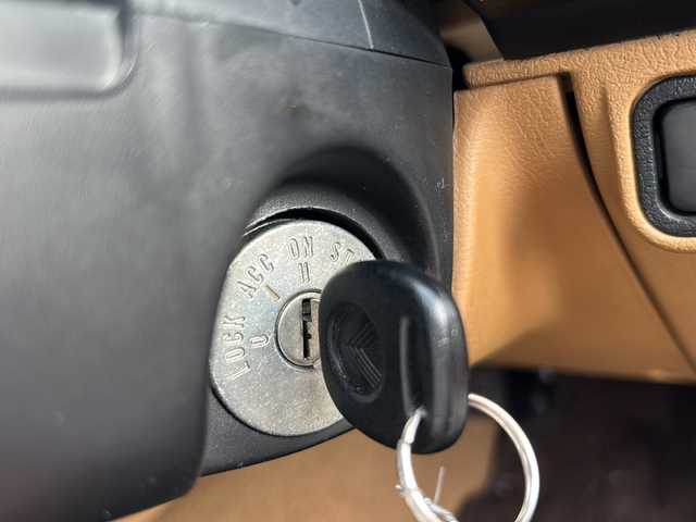 ユーノス ロードスター Vスペシャル 岐阜県 1990(平2)年 6.4万km Ｄグリーン ワンオーナー/社外ナビ/FM/AM/Bluetooth/AUX/DiscAudio/USBAudio/iPodAudio/レザーシート/ウッドステアリング/ETC/純正マット/スペアタイヤ純正４本