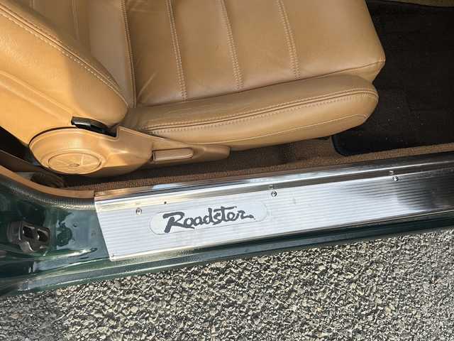 ユーノス ロードスター Vスペシャル 岐阜県 1990(平2)年 6.4万km Ｄグリーン ワンオーナー/社外ナビ/FM/AM/Bluetooth/AUX/DiscAudio/USBAudio/iPodAudio/レザーシート/ウッドステアリング/ETC/純正マット/スペアタイヤ純正４本