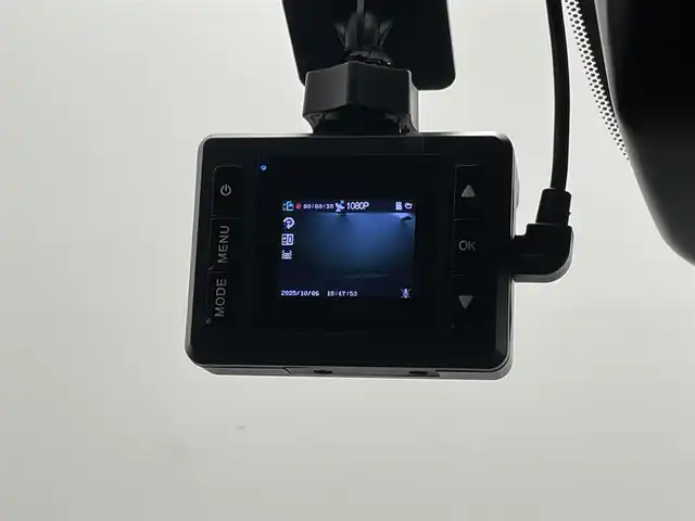 日産 ノート X 岡山県 2023(令5)年 1.7万km ピュアホワイトパール 純正9インチナビ/・FM/AM/Bluetooth/フルセグ/CarPlay/HDMI/インテリジェントアラウンドビューモニター/インテリジェントルームミラー/ワイヤレス充電/三眼LEDヘッドライト/ETC2.0/ドライブレコーダー/インテリジェントエマージェンシーブレーキ/踏み間違い防止/車線逸脱警報/防止支援システム/BSM/コーナーセンサー/オートブレーキホールド/USB入力端子/純正フロアマット