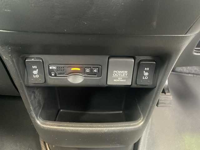 ホンダ Ｎ ＢＯＸ カスタム G ターボSSパッケージ 京都府 2017(平29)年 5.7万km シャイニンググレーM 社外SDナビ/（フルセグTV・CD・DVD・BT）/クルーズコントロール/横滑り防止システム/パドルシフト/黒レザーシート/前席シートヒーター/純正15インチAW/ETC/スペアキー有