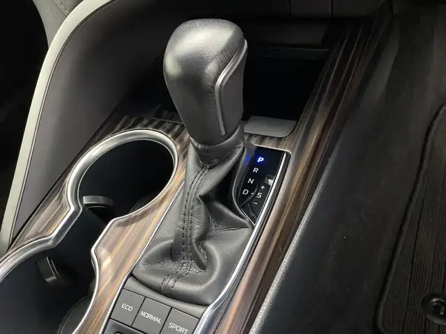 トヨタ カムリ G 鹿児島県 2019(令1)年 5.1万km アティチュードブラックマイカ 社外SDナビ/（AM/FM/CD/DVD/Bluetooth/フルセグ）/バックカメラ/レーダークルーズコントロール/プリクラッシュセーフティ/レーンキープアシスト/パワーシート/オートライト/オートハイビーム/ステアリングリモコン/ETC/ドライブレコーダー/電動パーキング/オートホールド/純正AW17インチ