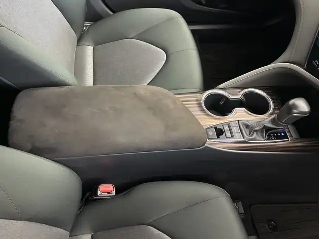 トヨタ カムリ G 鹿児島県 2019(令1)年 5.1万km アティチュードブラックマイカ 社外SDナビ/（AM/FM/CD/DVD/Bluetooth/フルセグ）/バックカメラ/レーダークルーズコントロール/プリクラッシュセーフティ/レーンキープアシスト/パワーシート/オートライト/オートハイビーム/ステアリングリモコン/ETC/ドライブレコーダー/電動パーキング/オートホールド/純正AW17インチ